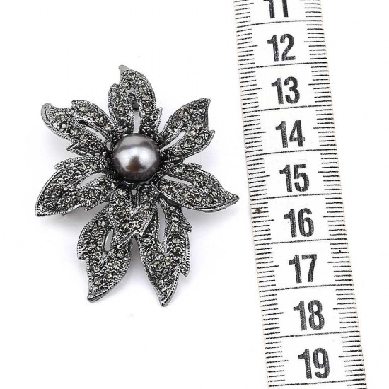 Black Stone And Pearl Flower Brooch